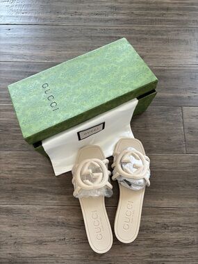 Gucci Cream Interlocking GG rubber Slide Sandals